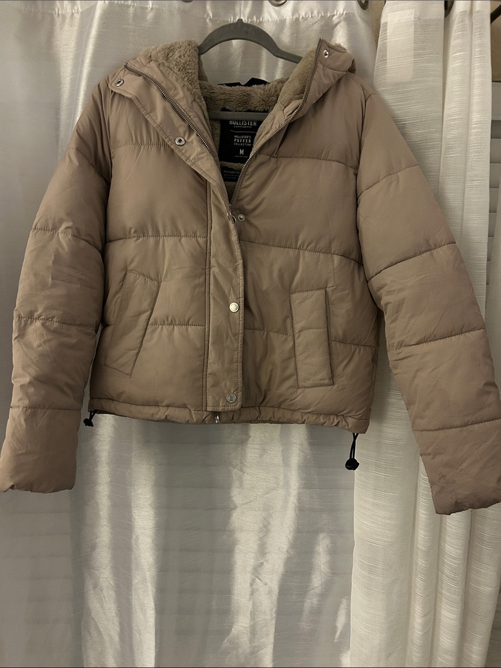 Hollister Women's Taupe Beige Puffer Jacket with Hood